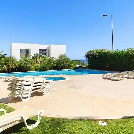 By The Sea Ocean View Apartment
