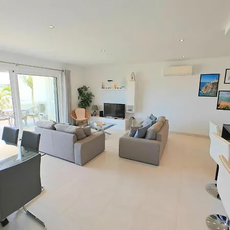 Apartment By The Sea Ocean View