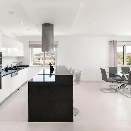 By The Sea Ocean View アパート